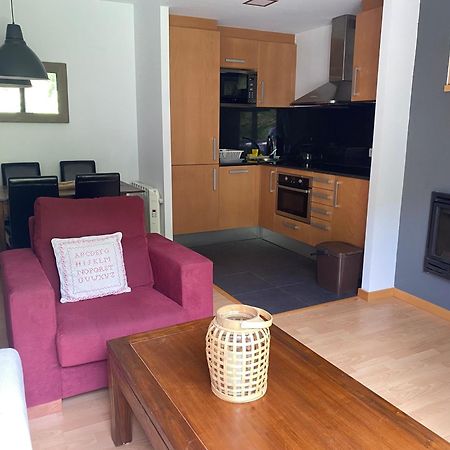 Apartament Hug Roger Valencia D'Aneu Екстериор снимка