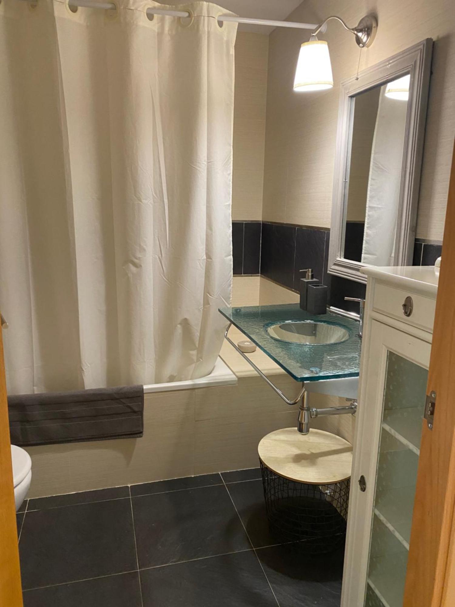 Apartament Hug Roger Valencia D'Aneu Екстериор снимка