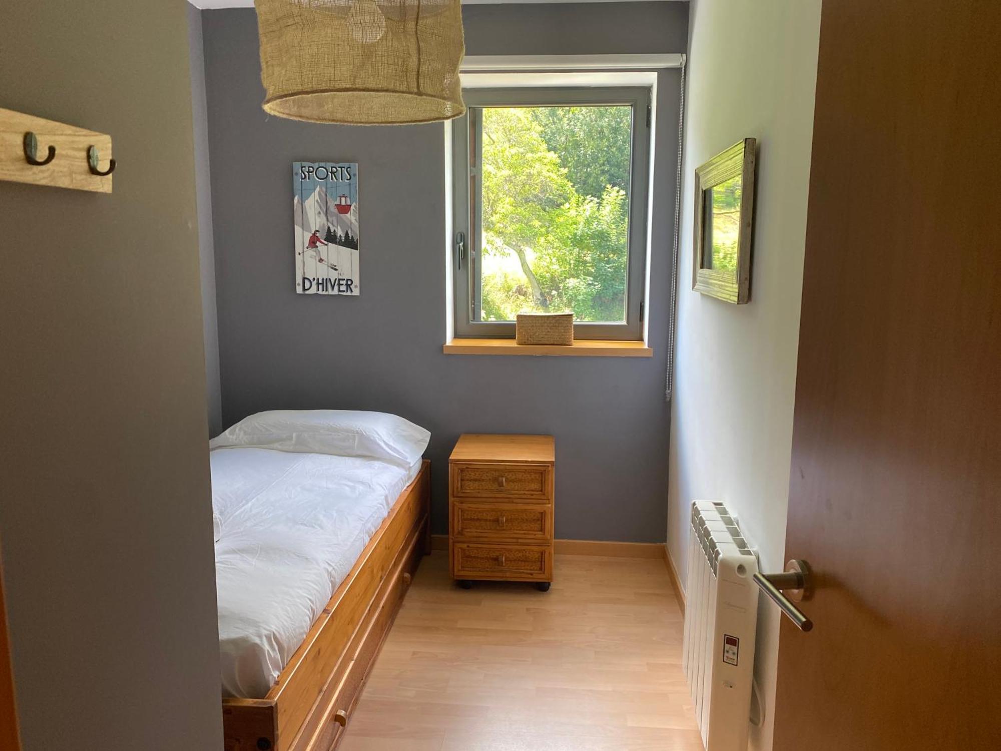 Apartament Hug Roger Valencia D'Aneu Екстериор снимка