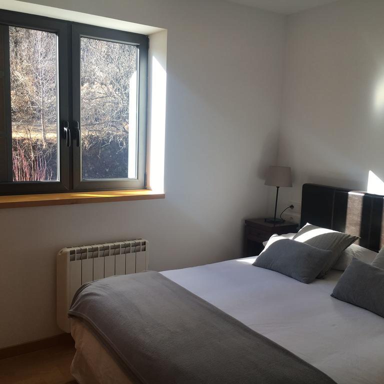 Apartament Hug Roger Valencia D'Aneu Екстериор снимка