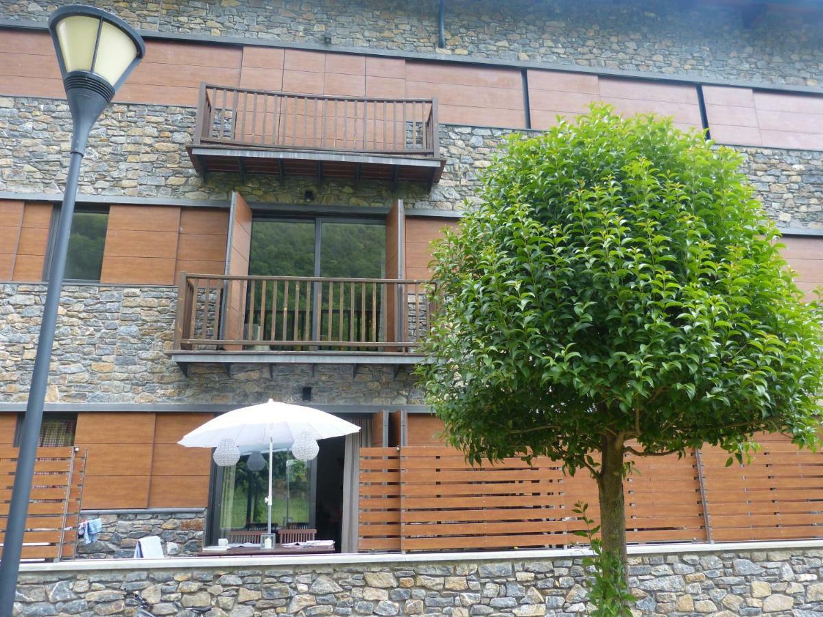 Apartament Hug Roger Valencia D'Aneu Екстериор снимка