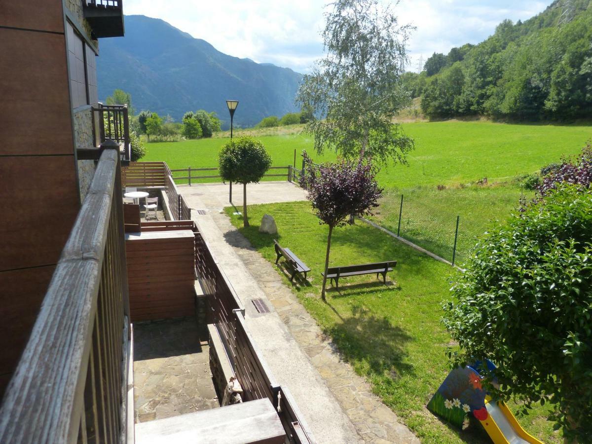 Apartament Hug Roger Valencia D'Aneu Екстериор снимка