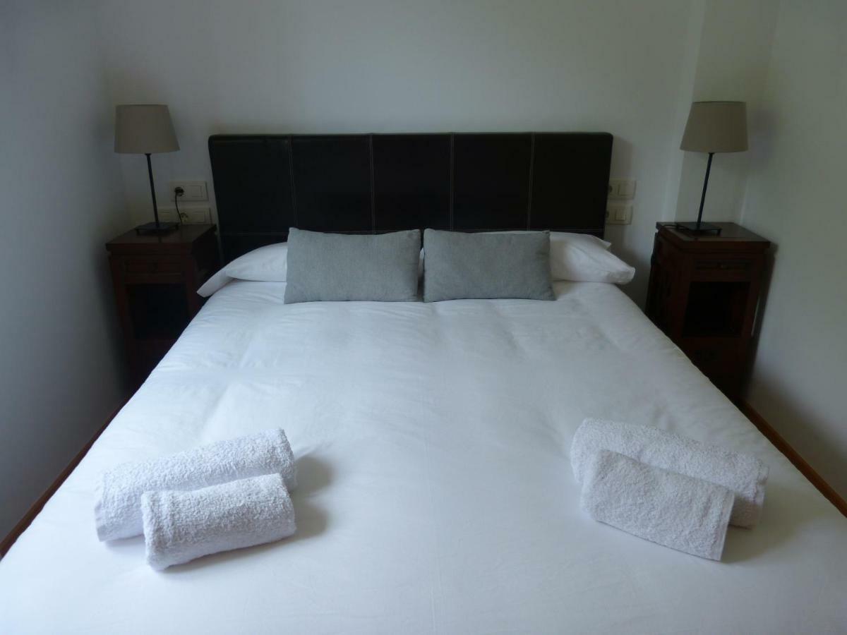Apartament Hug Roger Valencia D'Aneu Екстериор снимка